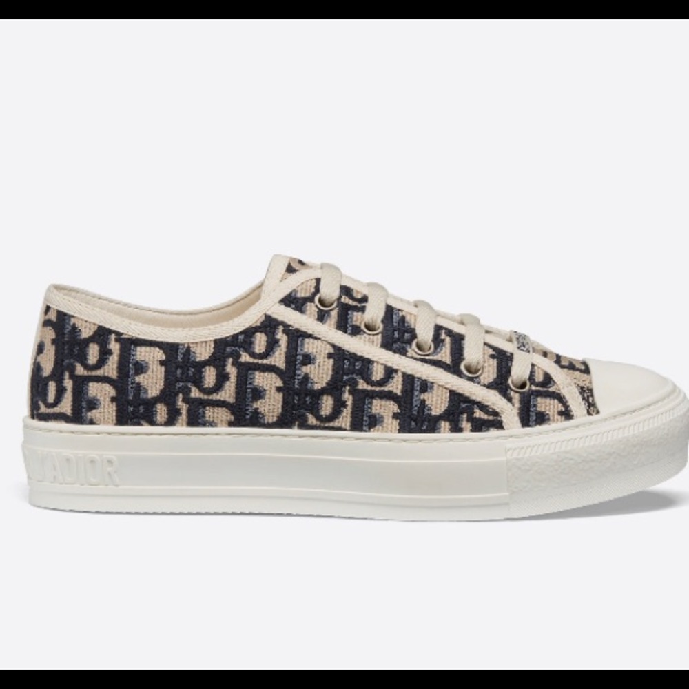 WALK'N'DIOR SNEAKER
Deep Blue Dior Oblique Embroidered Cotton